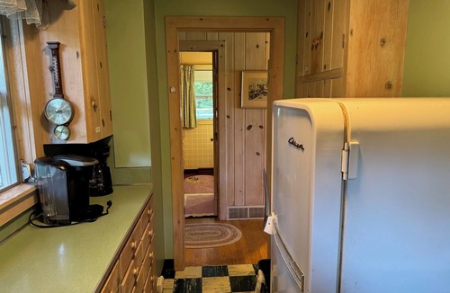 Lake Leelanau Cottage | Cozy Lake Leelanau Cottage with waterfront access, views, terrace and central ac