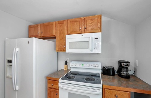 Saugatuck Apartment | Cozy Nook apt in Heart of Saugatuck, walk anywhere