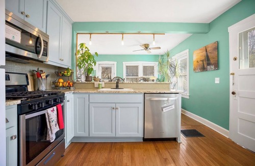 Shawnee Heights House | Cozy Private House- KC World Cup Retreat+Traveling Business Stays+Family+Parking