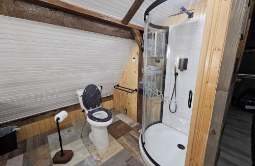 Oak Harbor Apartment | Cozy studio 1-bed country apartment cabin condo in Oak Harbor with AC
