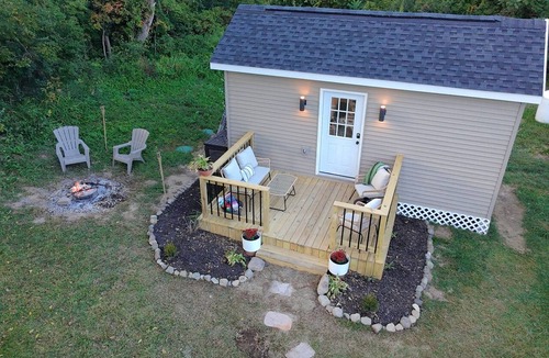 Hillsdale Cottage | Cozy Tiny House near Hillsdale College