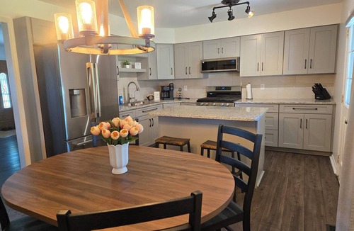 Warsaw House | Cozy Warsaw Stay Near Winona Lake & Trails