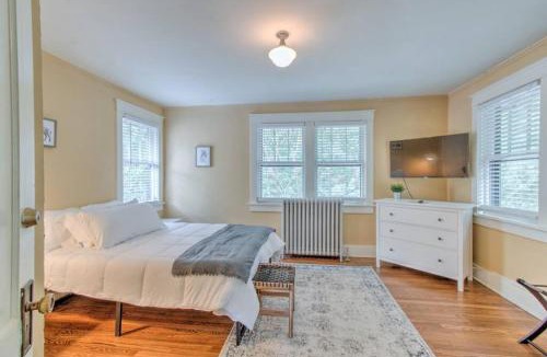 Cooper-Young Historic District House | Craftsman Guest Suite | Heart of Cooper-Young