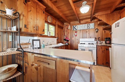 Maple City House | CRO Terrapin Station- 2 Cottages on Glen Lake