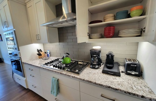 Rochester House | Cuthbert Place | Single-Level, 1.5mi Mayo, Pets OK