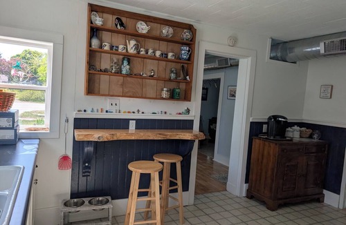 Grand Marais House | Dave's place 3-bedroom cozy cottage in downtown Grand Marais, MI