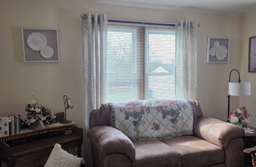 Davisville House | Delightful 3-bedroom house with AC in charming Davisville many close attractions