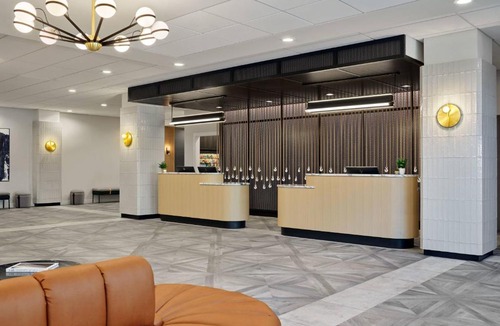 Nelson Hotel | Delta Hotels by Marriott Muskegon Convention Center