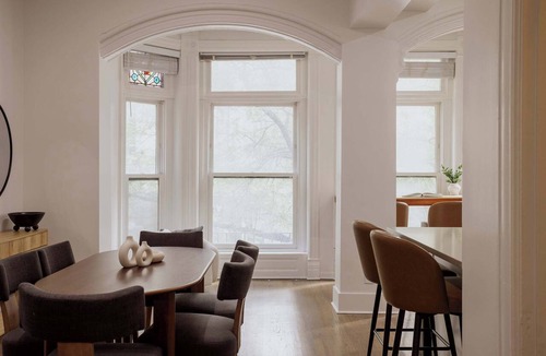 Rush and Division Apartment | Designer Loft 2E | Heart of Gold Coast/River North