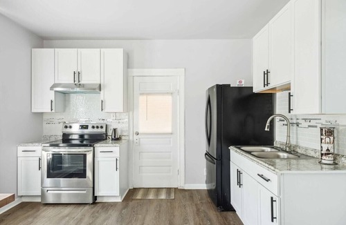 Mexicantown - Southwest Detroit House | Detroit 3BR Retreat w/Wi-Fi + Street Parking