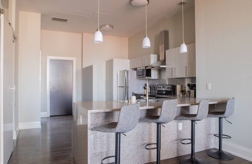 East Town Apartment | Downtown Luxe 2BR Loft Apt | Sleeps 8 | Walkable
