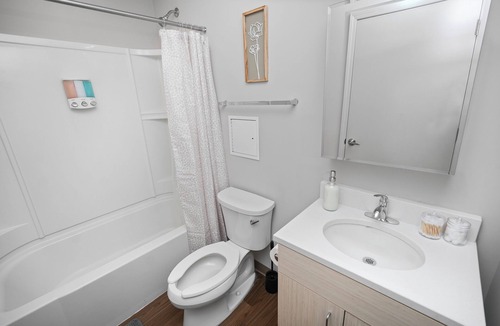 Westown Hotel | Downtown Milwaukee 2BR – 5 Min Walk to RiverWalk