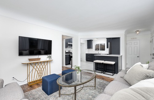 Plymouth House | Downtown Plymouth Cozy Bungalow, centrally-located, sleeps 6