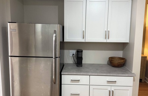 Lower West Side Apartment | Dreamy South Loop Getaway