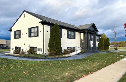 Romulus Hotel | DTW Suites