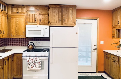 Wheaton House | Earthy Hobbit Home w/Privacy & Serenity - Near Wheaton College & Downtown