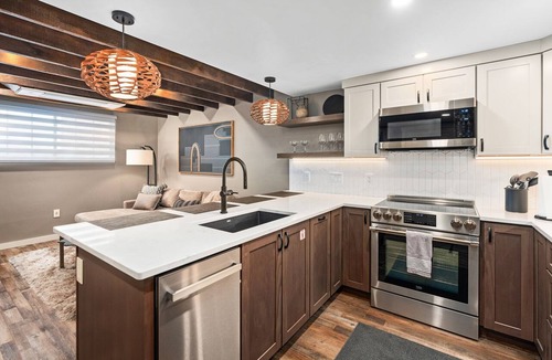 Duluth Apartment | Elegant Duluth Suite/15 min Drive to Access Canal Park/Easy, Close Parking!