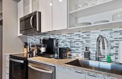 Crossroads Arts District Condo | Escape the City Chaos and Recharge in Private Retreat Near Arrowhead Stadium 343