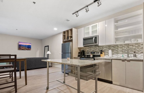 Crossroads Arts District Condo | Escape the Ordinary and Stay in Our Exclusive Accommodation 326