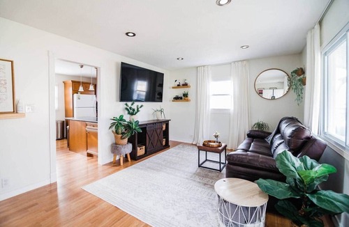Midland House | Exclusive Spread | 3mi to dwntwn