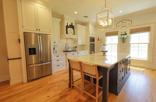 Delhi Other | Executive Estate - Serene 4-bedroom farmhouse perfect for the Busy Executive