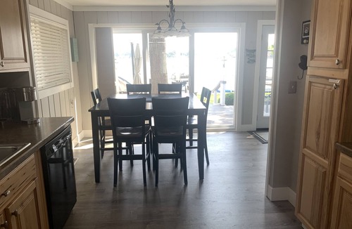 Rockford Cottage | Experience lake life at our 3-bedroom beachfront cottage, near Grand Rapids.
