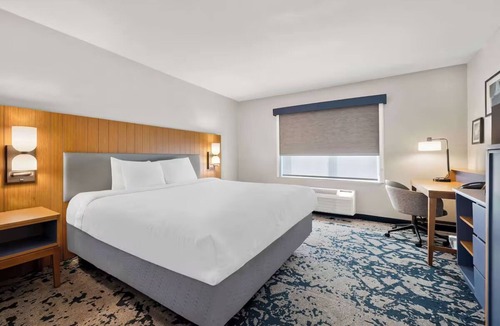 South Baton Rouge Hotel | Experience Proximity to Downtown Baton Rouge in This Quiet, Well-Located Retreat