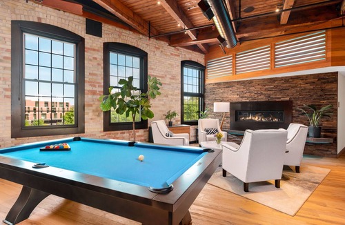Traverse City Condo | Exquisite 3BDR Penthouse in Downtown TC