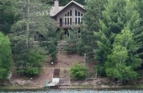 Minong Cottage | Extravagant Lake Front View Cottage