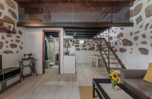 El Rincon Cottage | F Tamaide with Sea Views, Wi-Fi, and Air Conditioning