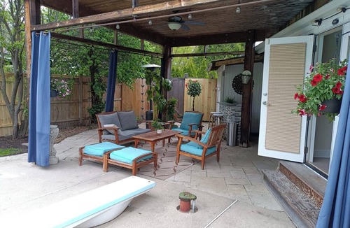 Glenview House | Fabulous 4-bedroom house with Inground Pool! On quiet cul-de-sac.