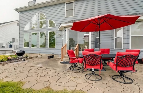 O'Fallon House | Fairway Haven at The Falls – Golf, Shops, Dining! 10-12 Mins. Equestrian Center