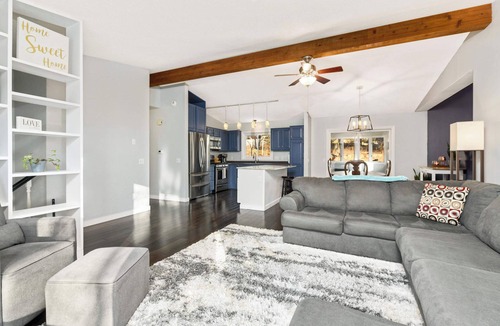 Eagan House | Family-Friendly 4-Bed Retreat. Entire home in Eagan, Minnesota, United States