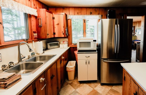 Cedar Cabin | Family friendly, Sleeping Bear National Park and Historic Fishtown nearby