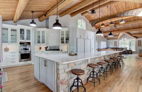 Mikana Cabin | Family ready, 9-bedroom, 7.5-bathroom cabin with AC in charming Birchwood