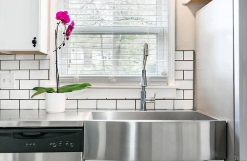 South Bend House | Family Retreat: Hot Tub, Theater Room, 15 Min Walk to ND stadium, Sleeps 14+