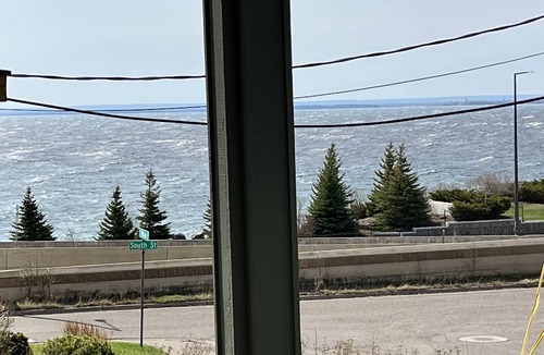 Endion House | Fantastic Home-Walk to Lake Superior, close to Canal Park, Hospitals.