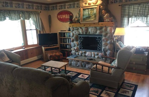 Vanderbilt Cottage | Felker's Cottage: Lakefront Escape with Kayaks, Boats, and Family Fun on Huffman Lake!