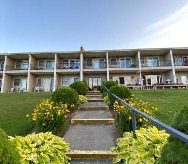 Cheboygan Hotel | Fleetwood Inn Suites