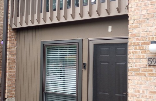 Lisle House | Four Lakes community charming 2 bed. townhome w fireplace in lovely Lisle, IL