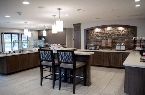 Auburn Hills Apartment | Free Breakfast. Indoor Pool, Gym, Business Center. Great Studio!