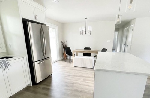 Green Bay House | Fresh and Clean Remodeled 3 bedroom home, steps from Lambeau Field!
