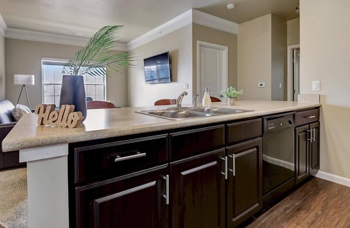 Roseland Apartment | Frontdesk | Roseland 2 BR Near ND