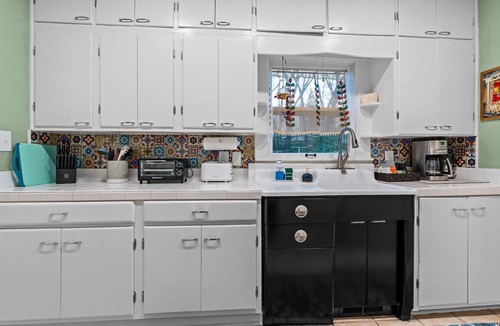 Walnut Street House | Fully Fenced Yard, Dogs Welcome, Near MSU and Cox South