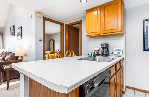The Galena Territory House | Galena Territory Retreat | 2BR/2BA Townhome w/Fireplace & Scenic Views