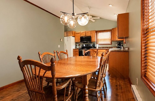 Higgins Lake Cottage | Game Room Firepit .8 Mile from South Higgins Lake Park King Bed Fireplace SUP AC