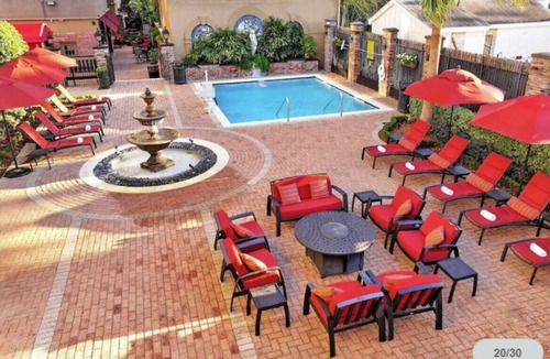 Faubourg Livaudais Hotel | GARDEN DISTRICT SPOT PERFECT FOR TULANE GRADUATION WEEK ACTIVITIES