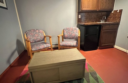 Ann Arbor House | Garden level basement 2-bedroom unit in house in Ann Arbor neighborhood