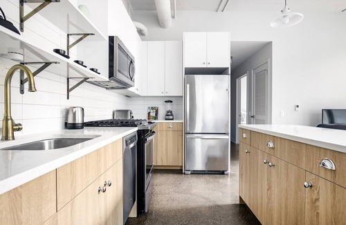 Near North Side Apartment | Generous River North 1BR w/Gym, Rooftop walk to L and Parks, by Blueground