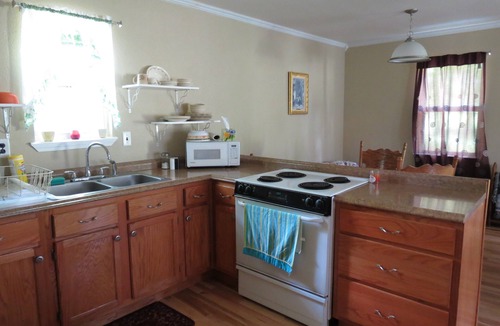 Ellsinore House | Get Away Acres 1/2 mile off highway 60 extra sanitized